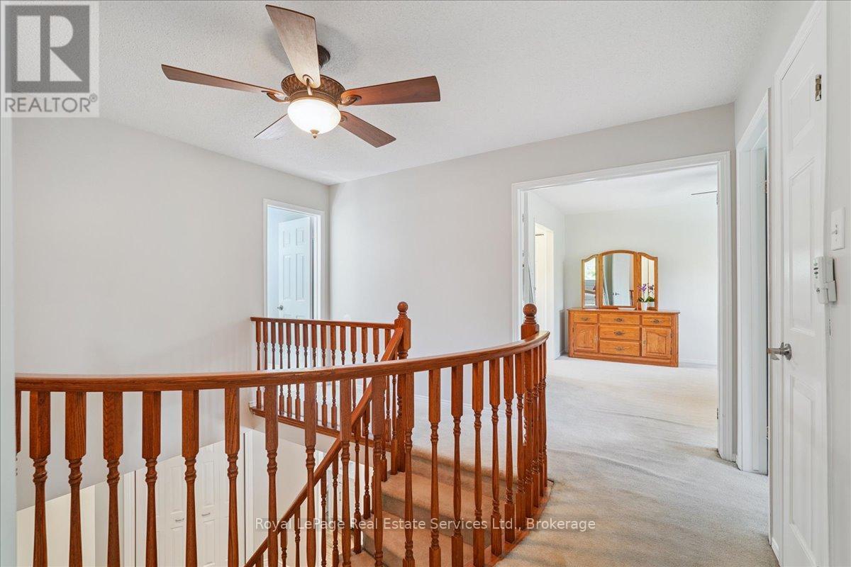 












471 DEERHURST DRIVE

,
Burlington (Appleby),




Ontario
L7L5T4

