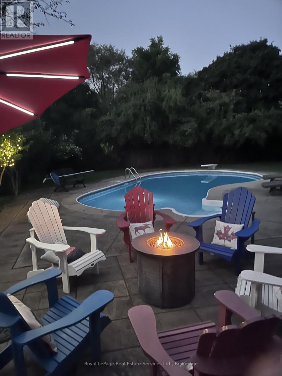 












471 DEERHURST DRIVE

,
Burlington (Appleby),




Ontario
L7L5T4

