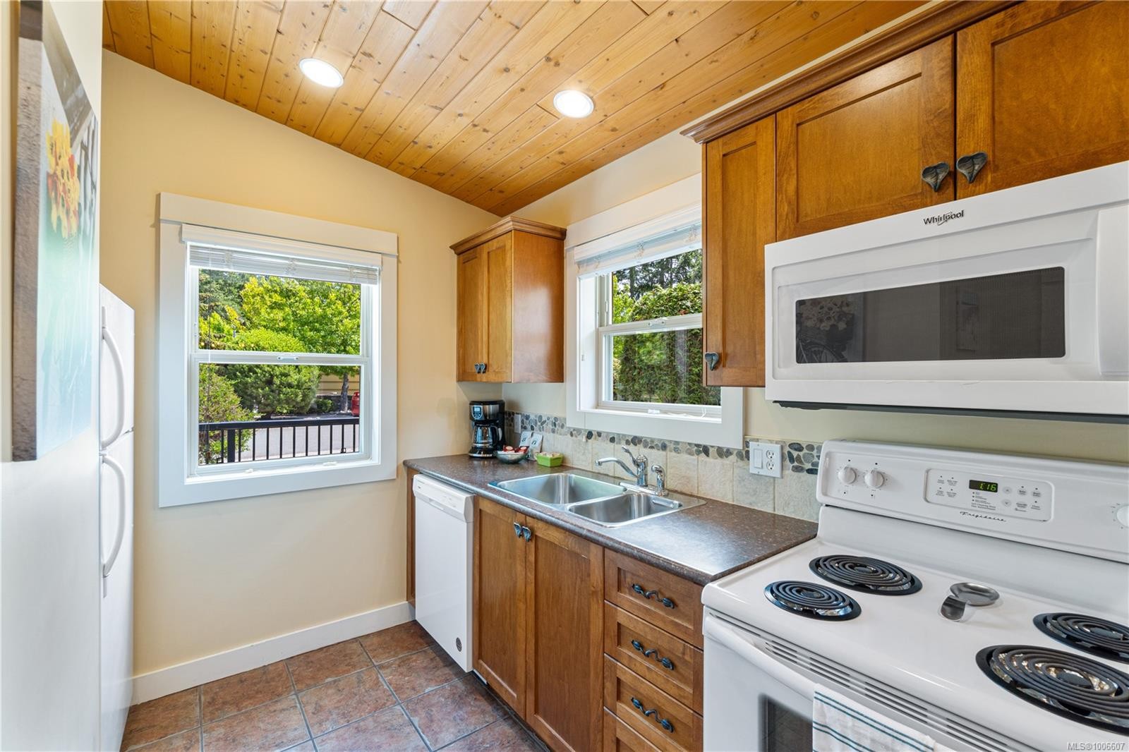 









1080


Resort

Dr, 113,
Parksville,




BC
V9P 2E3

