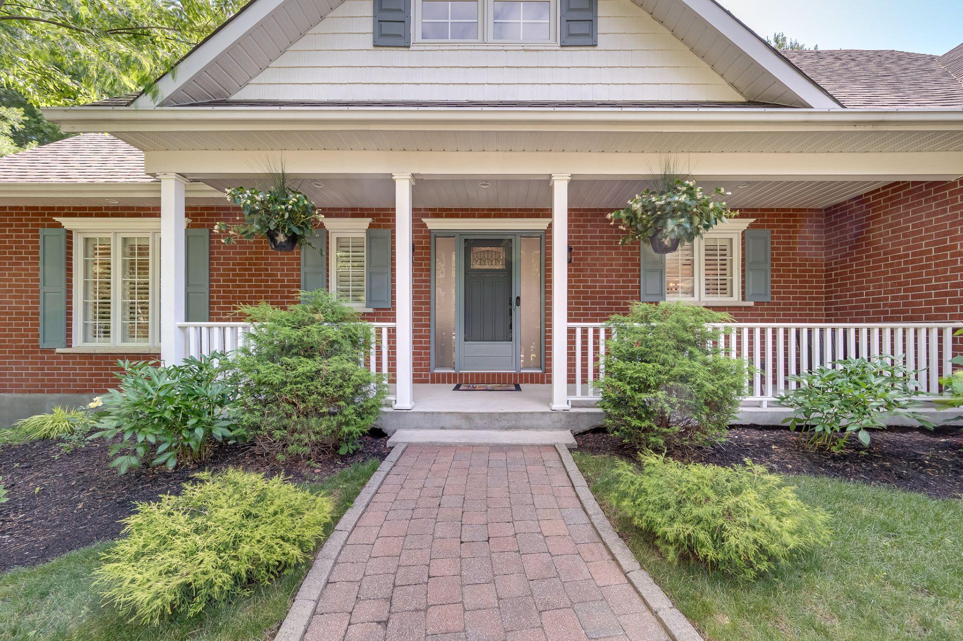 









1795


Place du Piccolo

,
Saint-Lazare,




QC
J7T3C6


