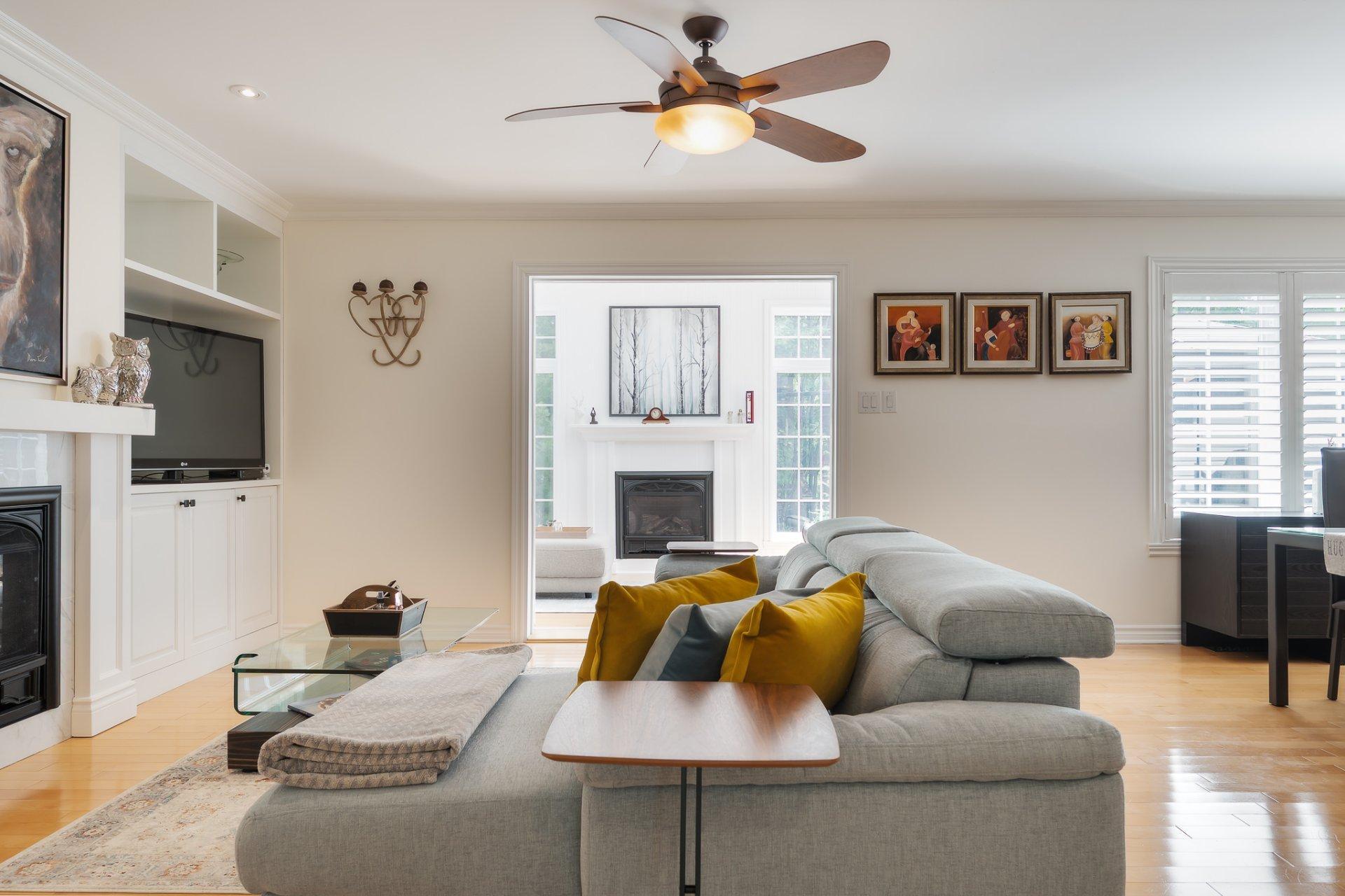 









1795


Place du Piccolo

,
Saint-Lazare,




QC
J7T3C6

