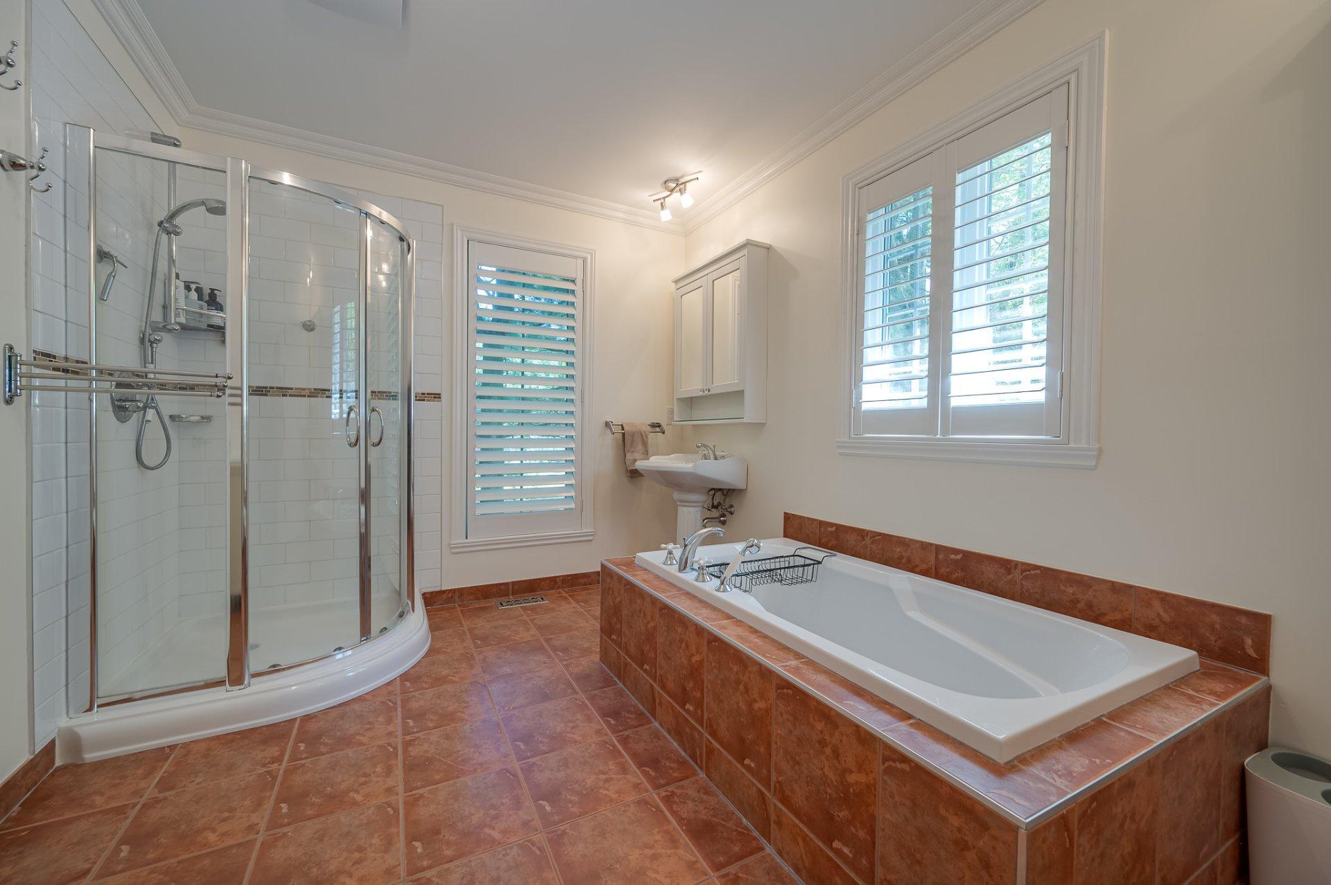 









1795


Place du Piccolo

,
Saint-Lazare,




QC
J7T3C6

