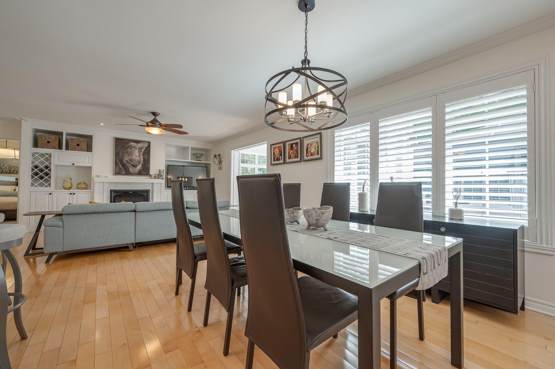 









1795


Place du Piccolo

,
Saint-Lazare,




QC
J7T3C6

