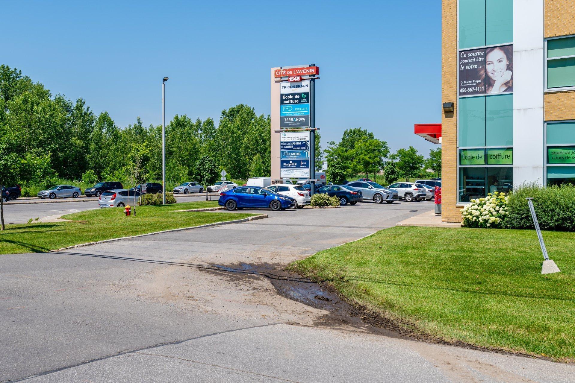 









1605


Boul. du Souvenir

, 118,
Laval (Laval-des-Rapides),




QC
H7N4Z7

