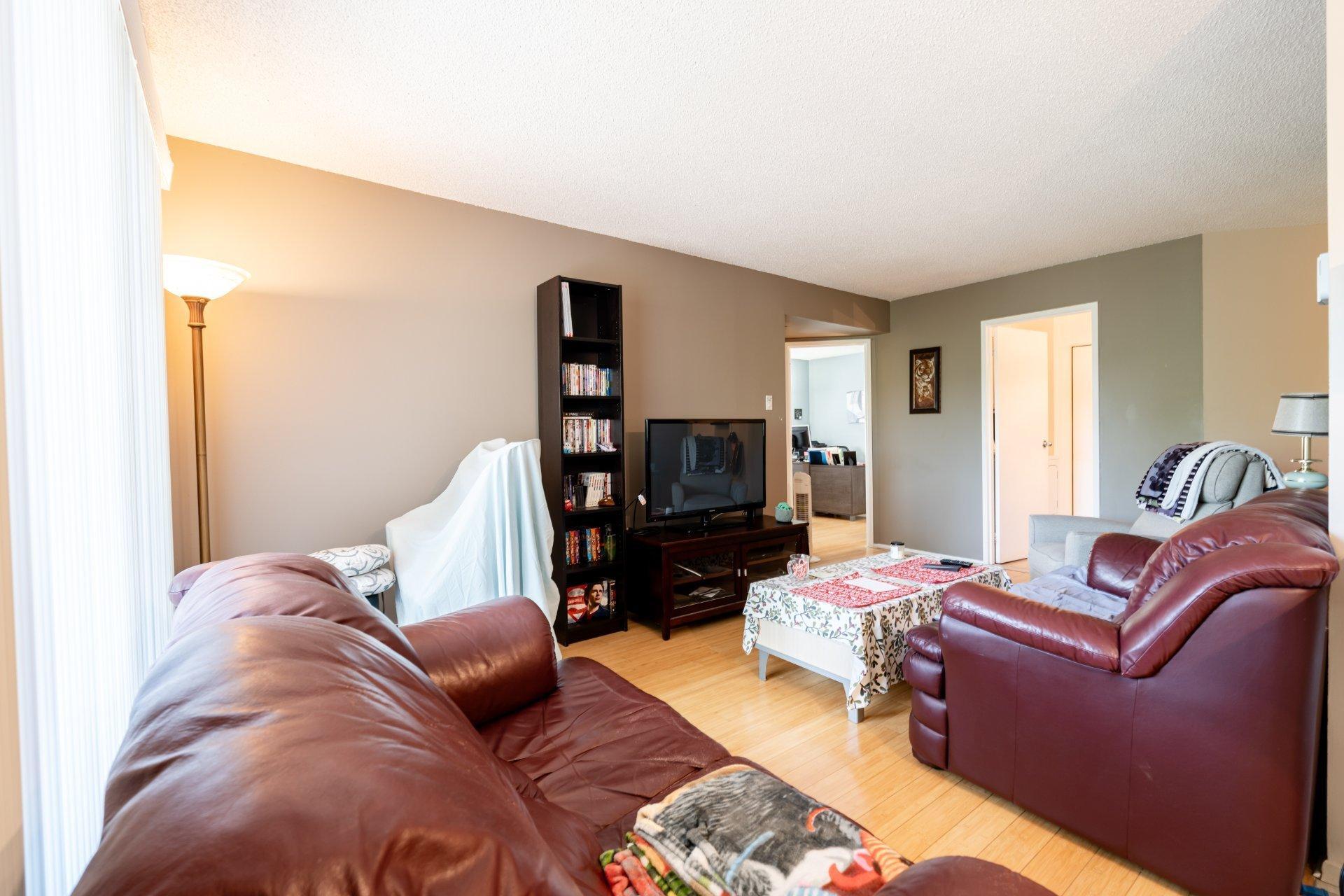 









1605


Boul. du Souvenir

, 118,
Laval (Laval-des-Rapides),




QC
H7N4Z7

