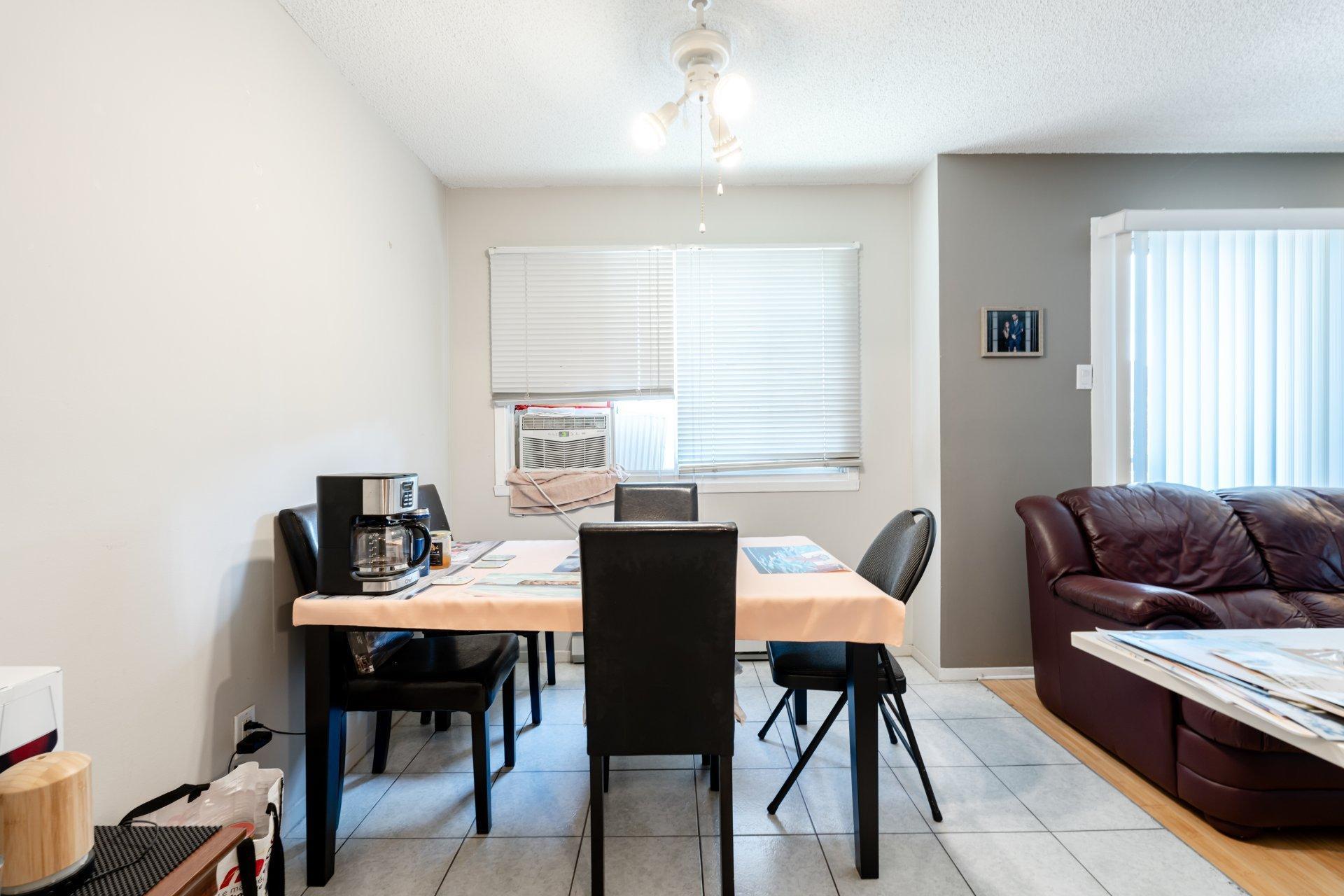 









1605


Boul. du Souvenir

, 118,
Laval (Laval-des-Rapides),




QC
H7N4Z7

