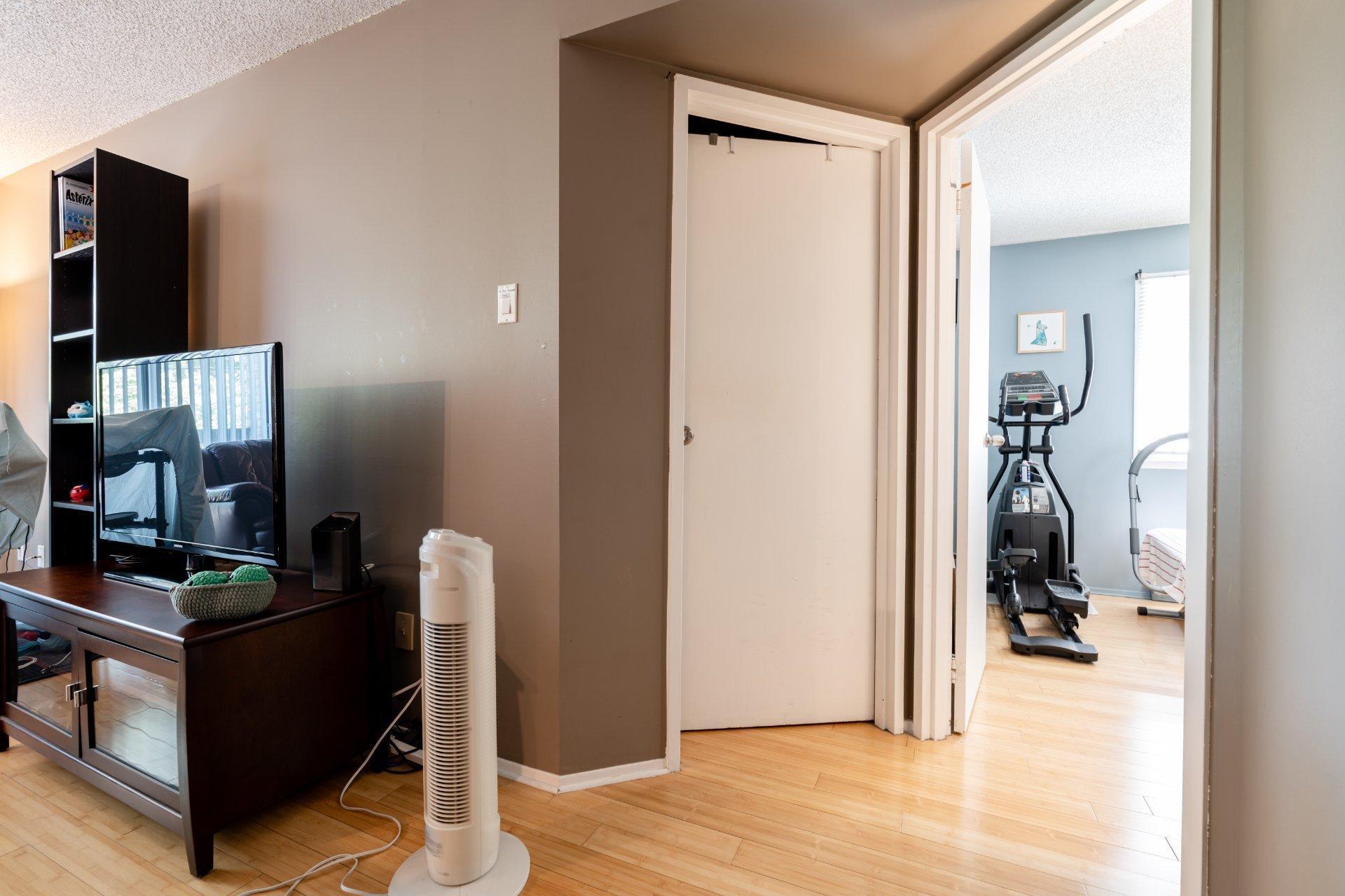 









1605


Boul. du Souvenir

, 118,
Laval (Laval-des-Rapides),




QC
H7N4Z7

