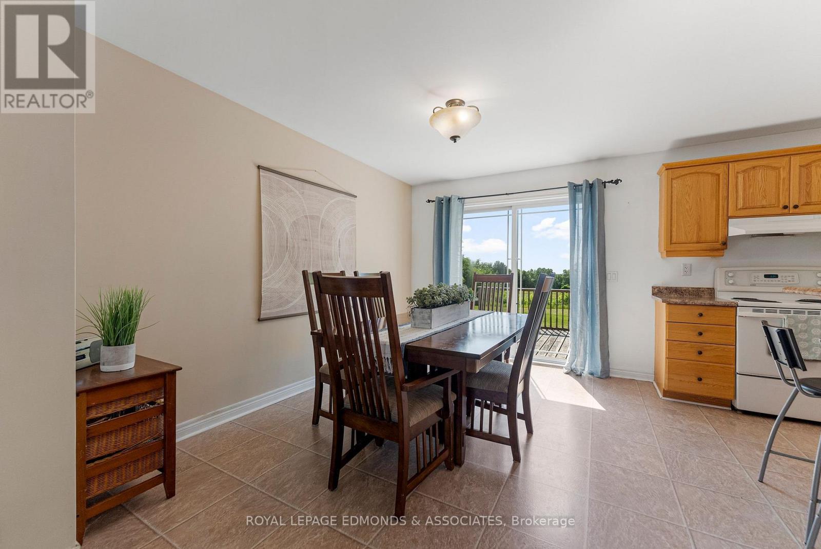 












2040 LOOKOUT ROAD

,
Whitewater Region,




Ontario
K0J2L0

