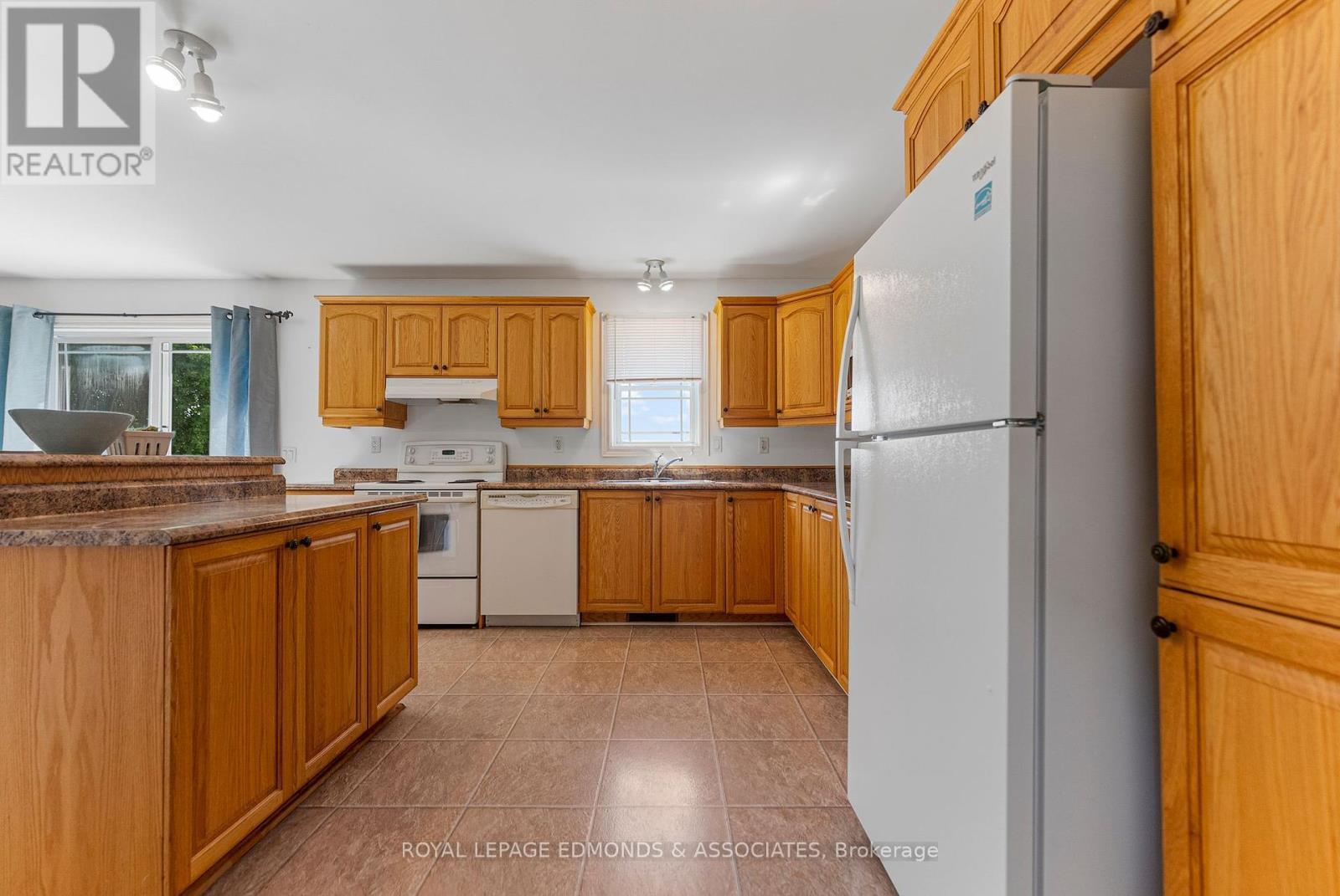 












2040 LOOKOUT ROAD

,
Whitewater Region,




Ontario
K0J2L0

