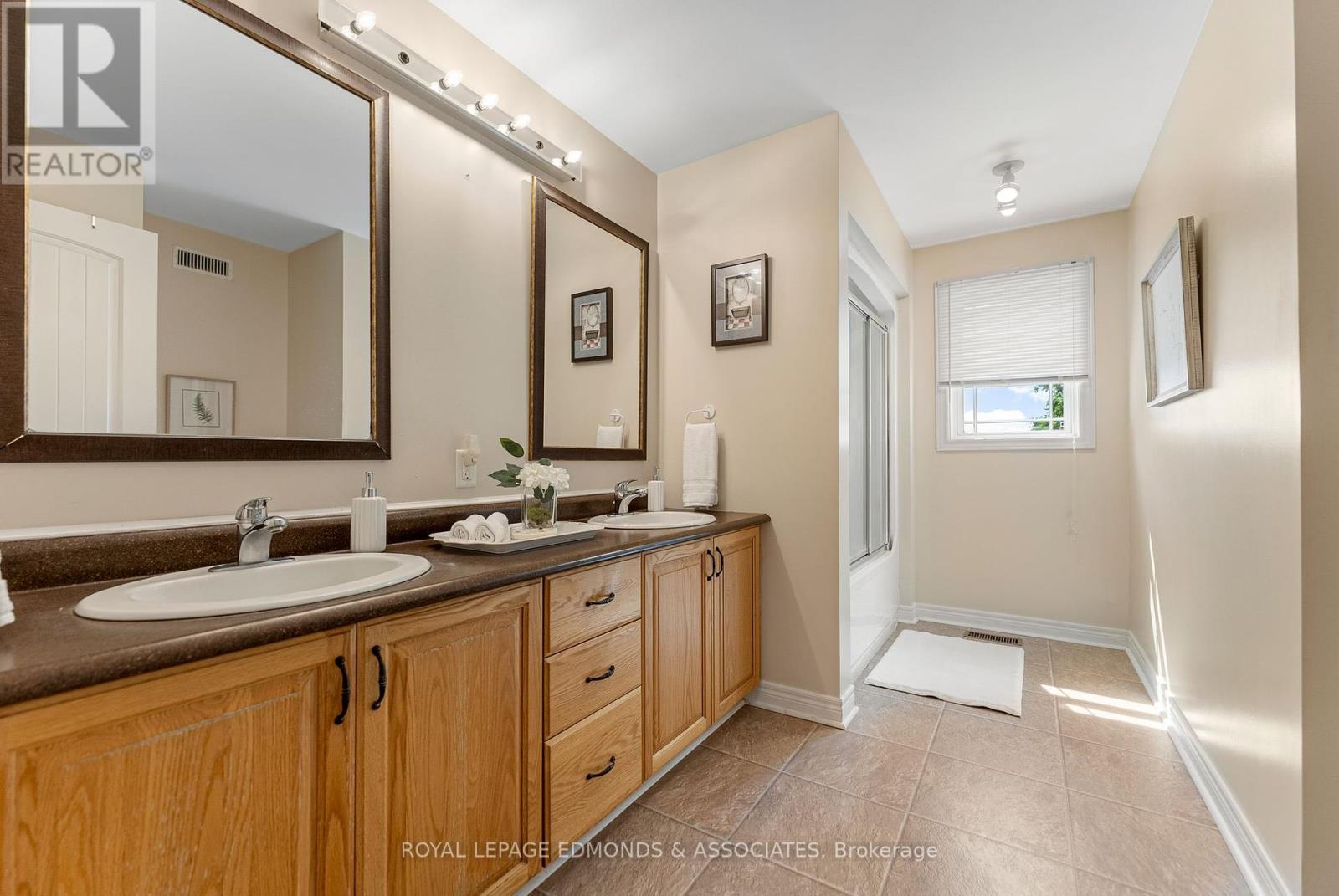 












2040 LOOKOUT ROAD

,
Whitewater Region,




Ontario
K0J2L0


