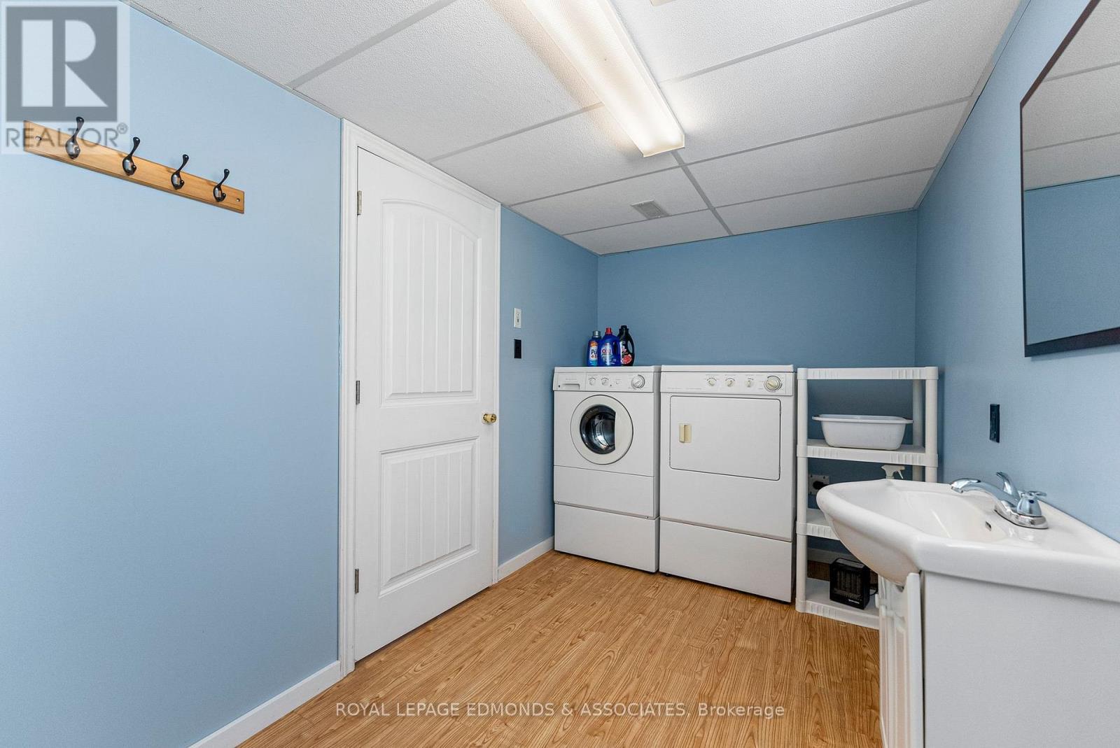 












2040 LOOKOUT ROAD

,
Whitewater Region,




Ontario
K0J2L0


