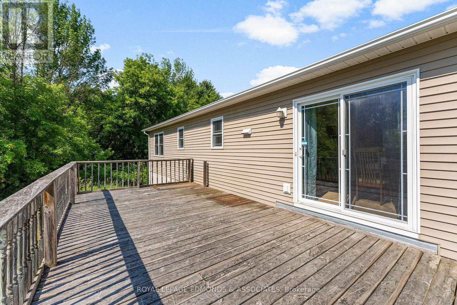 












2040 LOOKOUT ROAD

,
Whitewater Region,




Ontario
K0J2L0

