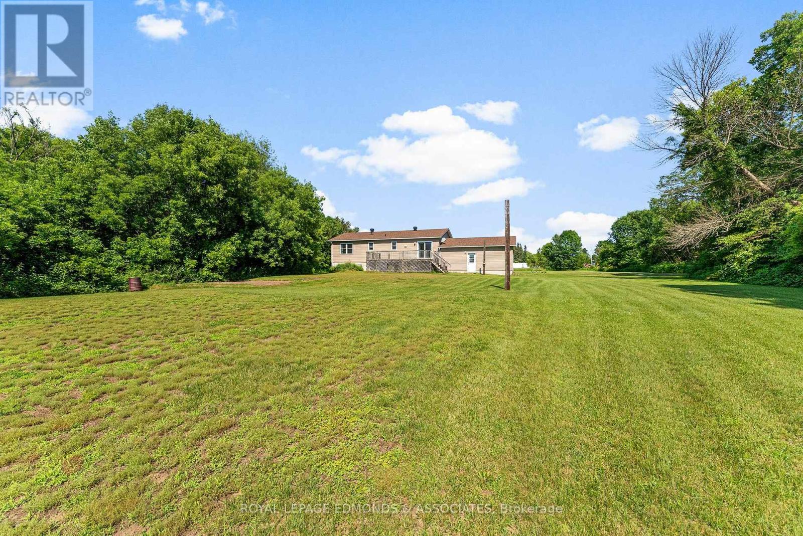 












2040 LOOKOUT ROAD

,
Whitewater Region,




Ontario
K0J2L0

