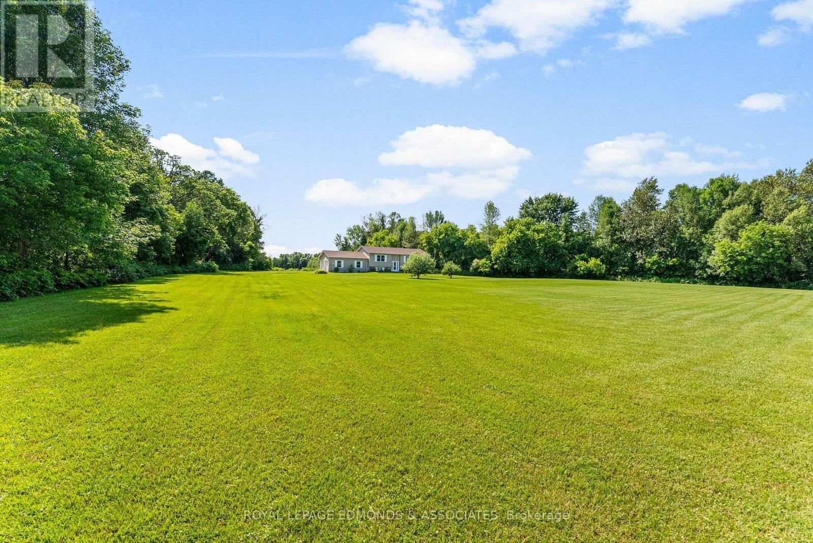












2040 LOOKOUT ROAD

,
Whitewater Region,




Ontario
K0J2L0

