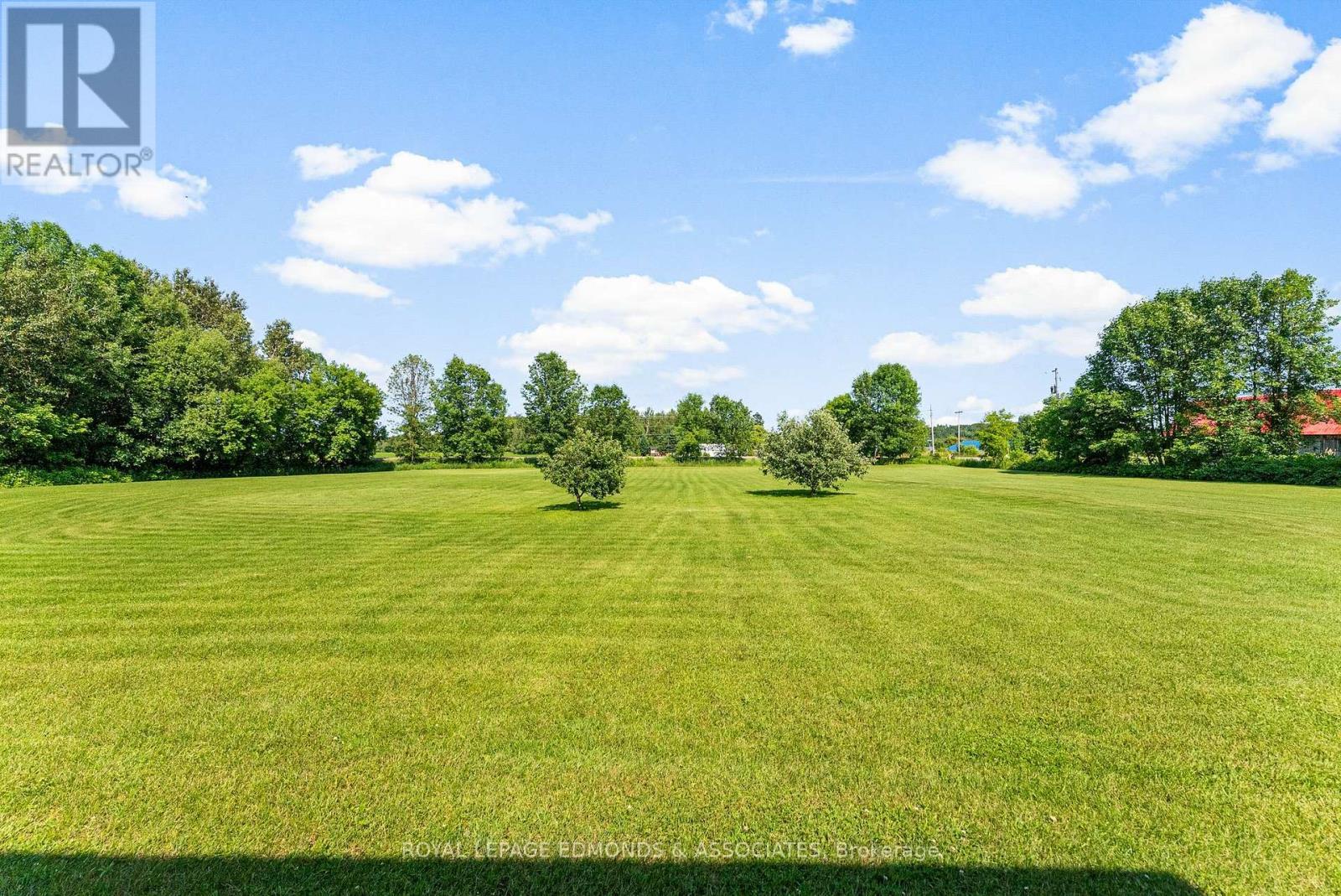 












2040 LOOKOUT ROAD

,
Whitewater Region,




Ontario
K0J2L0

