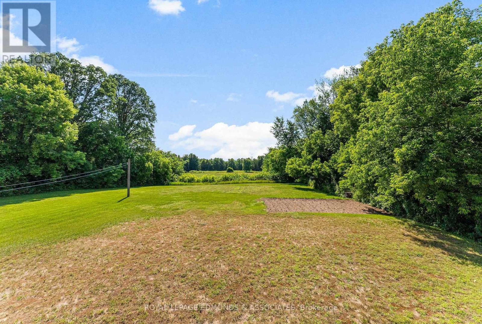 












2040 LOOKOUT ROAD

,
Whitewater Region,




Ontario
K0J2L0

