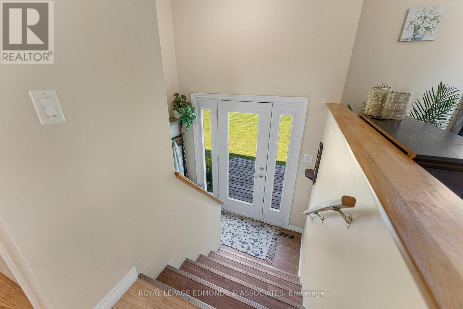 












2040 LOOKOUT ROAD

,
Whitewater Region,




Ontario
K0J2L0

