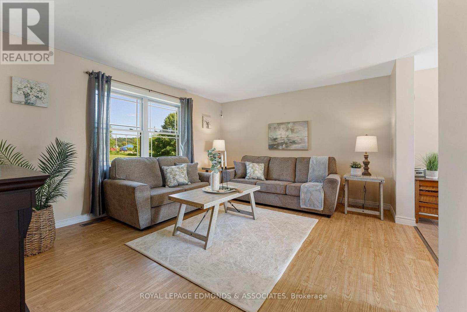 












2040 LOOKOUT ROAD

,
Whitewater Region,




Ontario
K0J2L0


