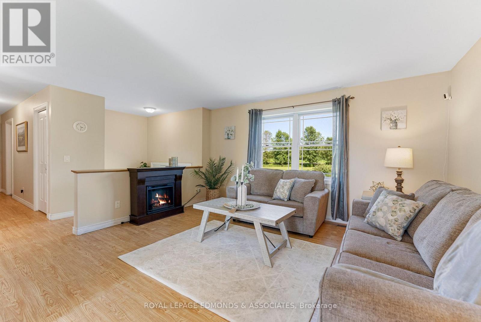 












2040 LOOKOUT ROAD

,
Whitewater Region,




Ontario
K0J2L0

