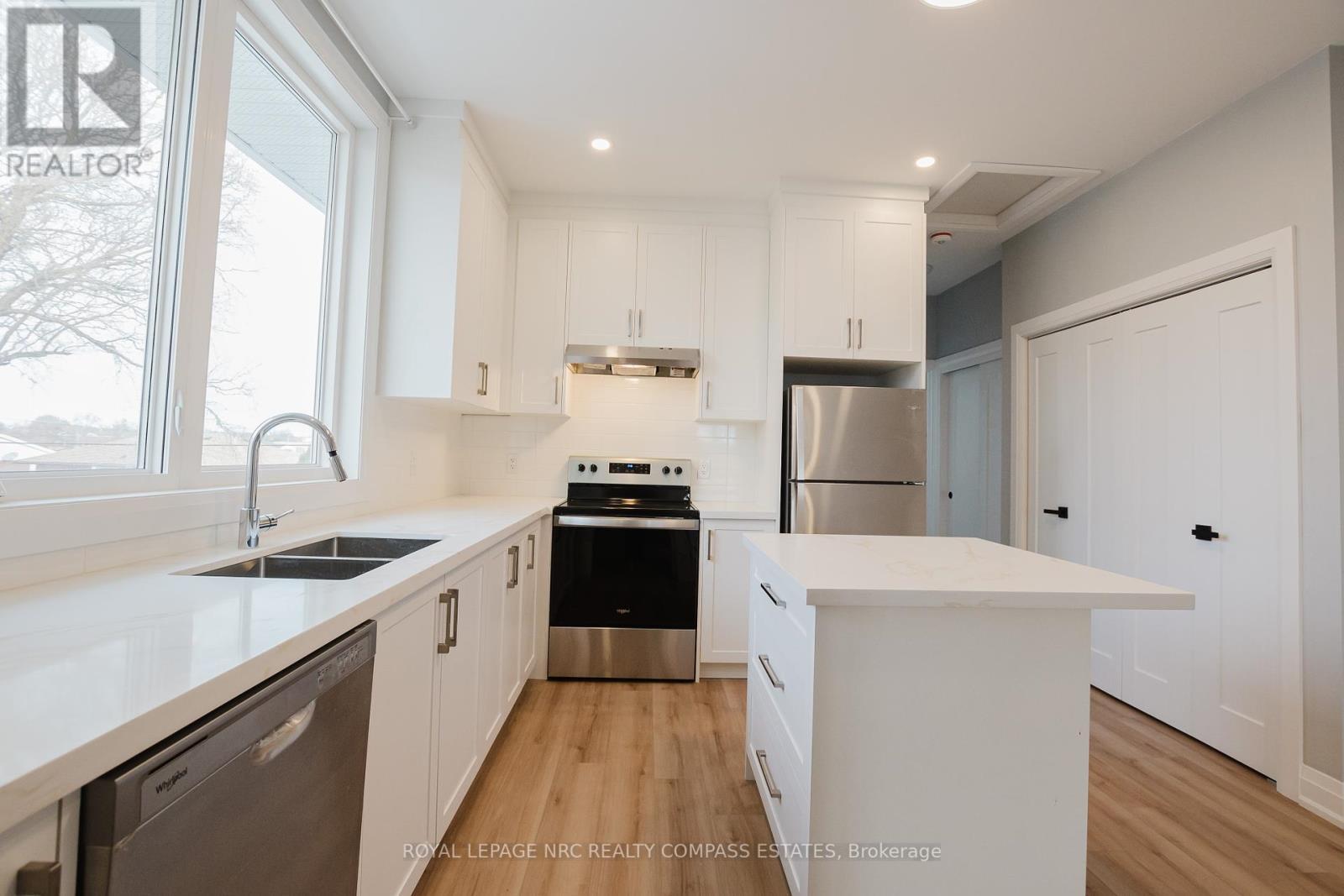 












101-105 SOUTHWORTH STREET N

,
Welland (Lincoln/Crowland),




Ontario
L3B1Y7

