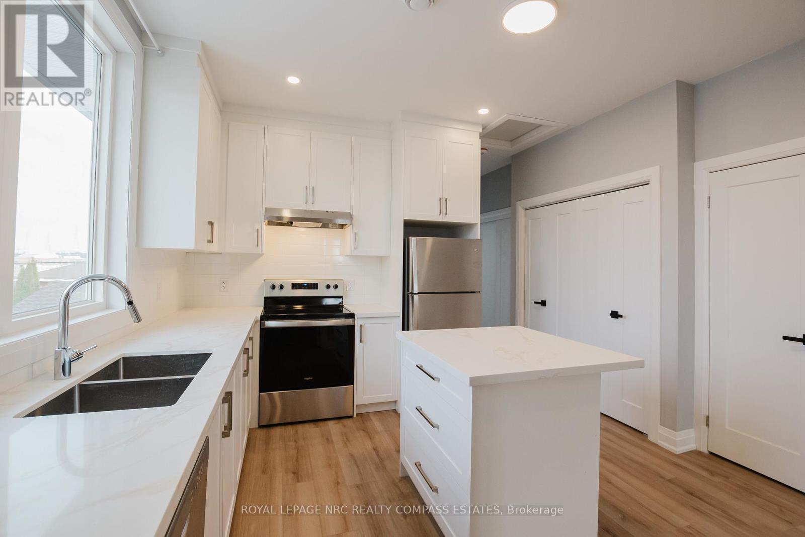 












101-105 SOUTHWORTH STREET N

,
Welland (Lincoln/Crowland),




Ontario
L3B1Y7

