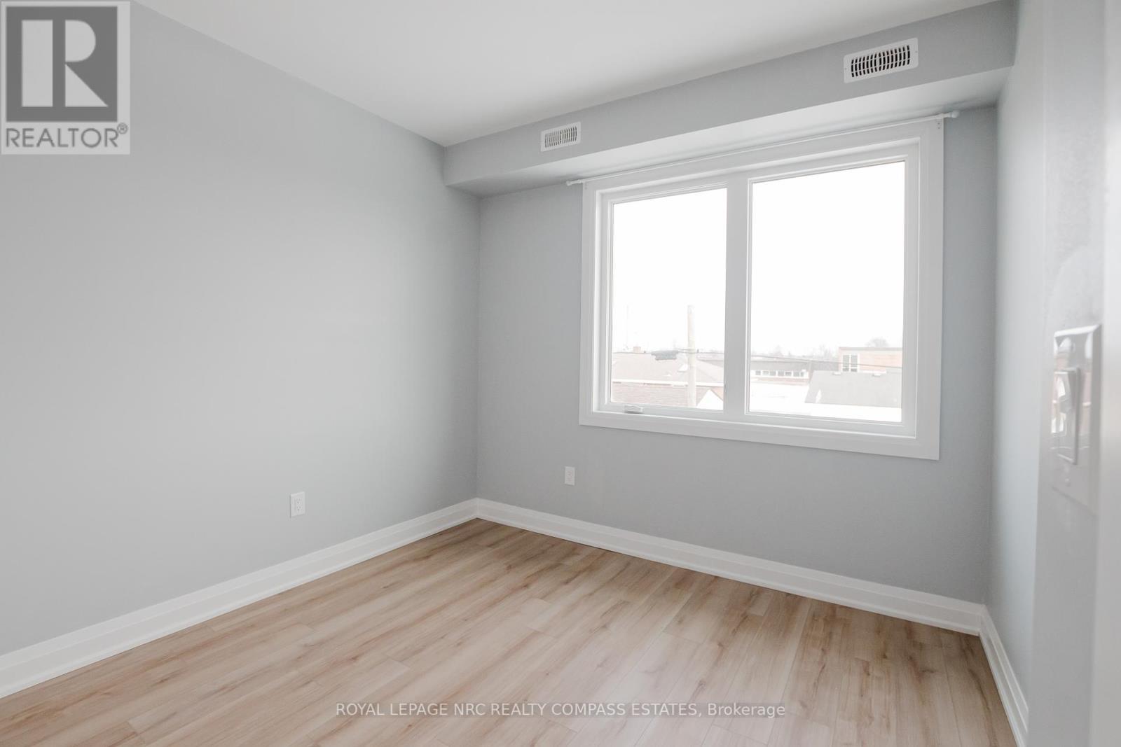 












101-105 SOUTHWORTH STREET N

,
Welland (Lincoln/Crowland),




Ontario
L3B1Y7

