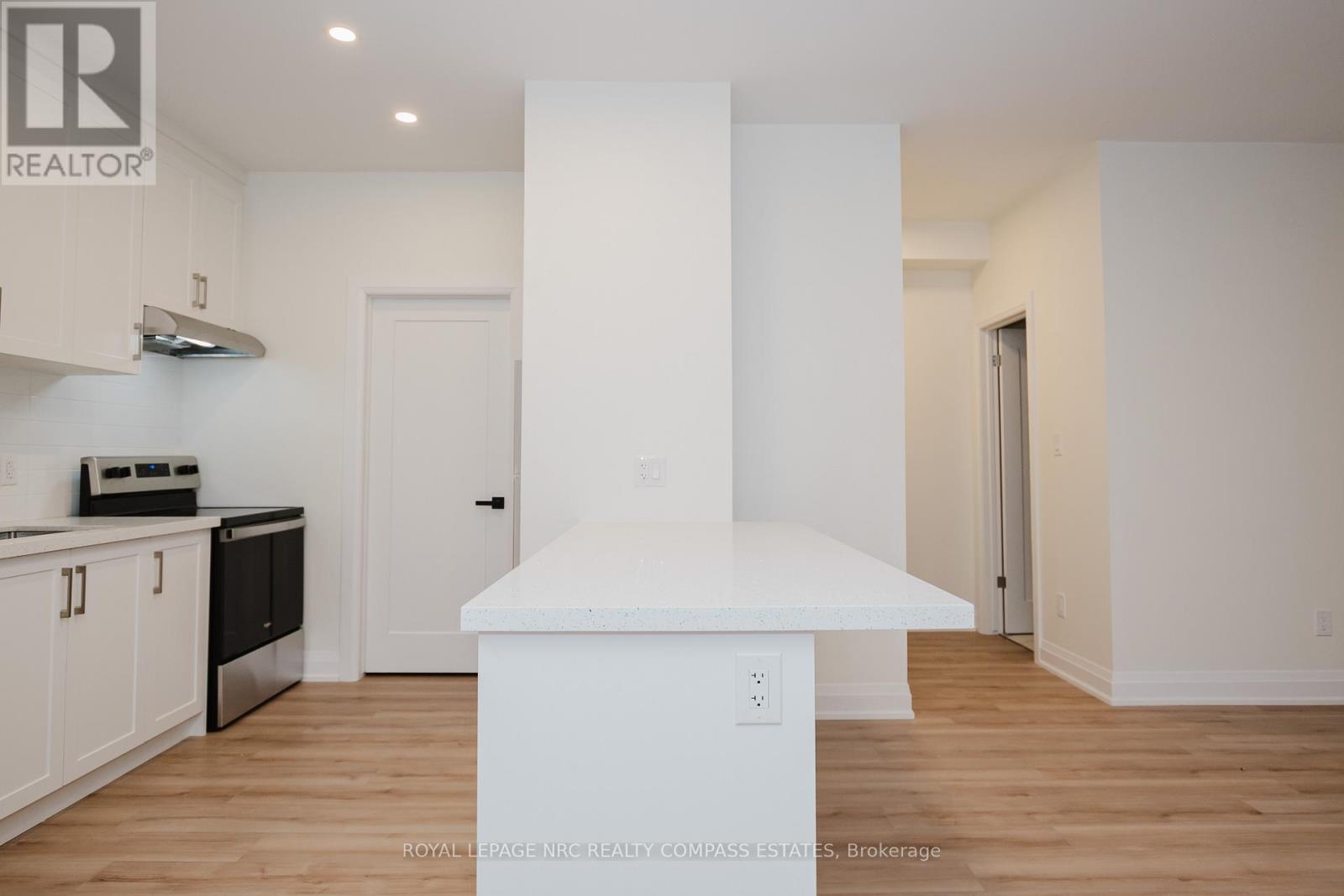 












101-105 SOUTHWORTH STREET N

,
Welland (Lincoln/Crowland),




Ontario
L3B1Y7

