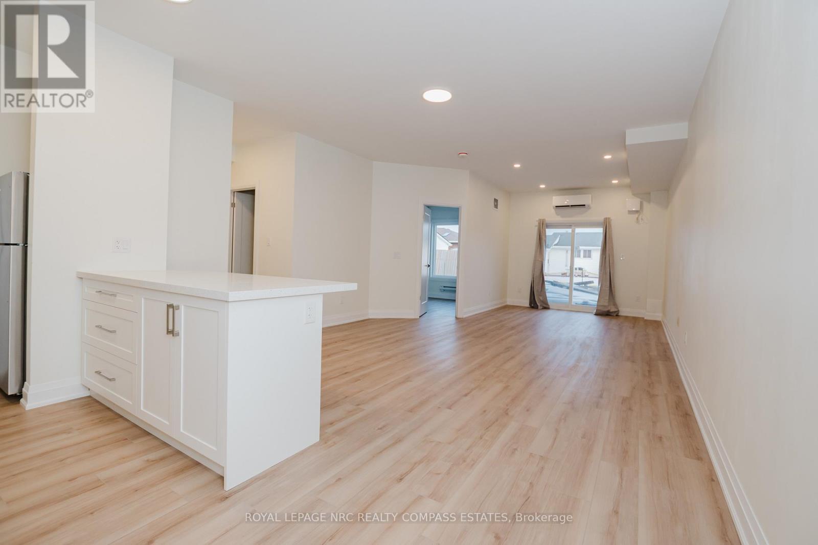 












101-105 SOUTHWORTH STREET N

,
Welland (Lincoln/Crowland),




Ontario
L3B1Y7

