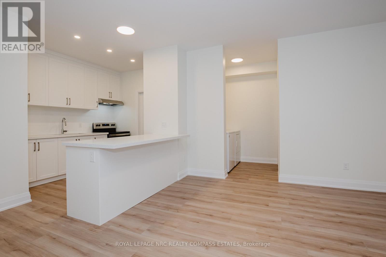 












101-105 SOUTHWORTH STREET N

,
Welland (Lincoln/Crowland),




Ontario
L3B1Y7

