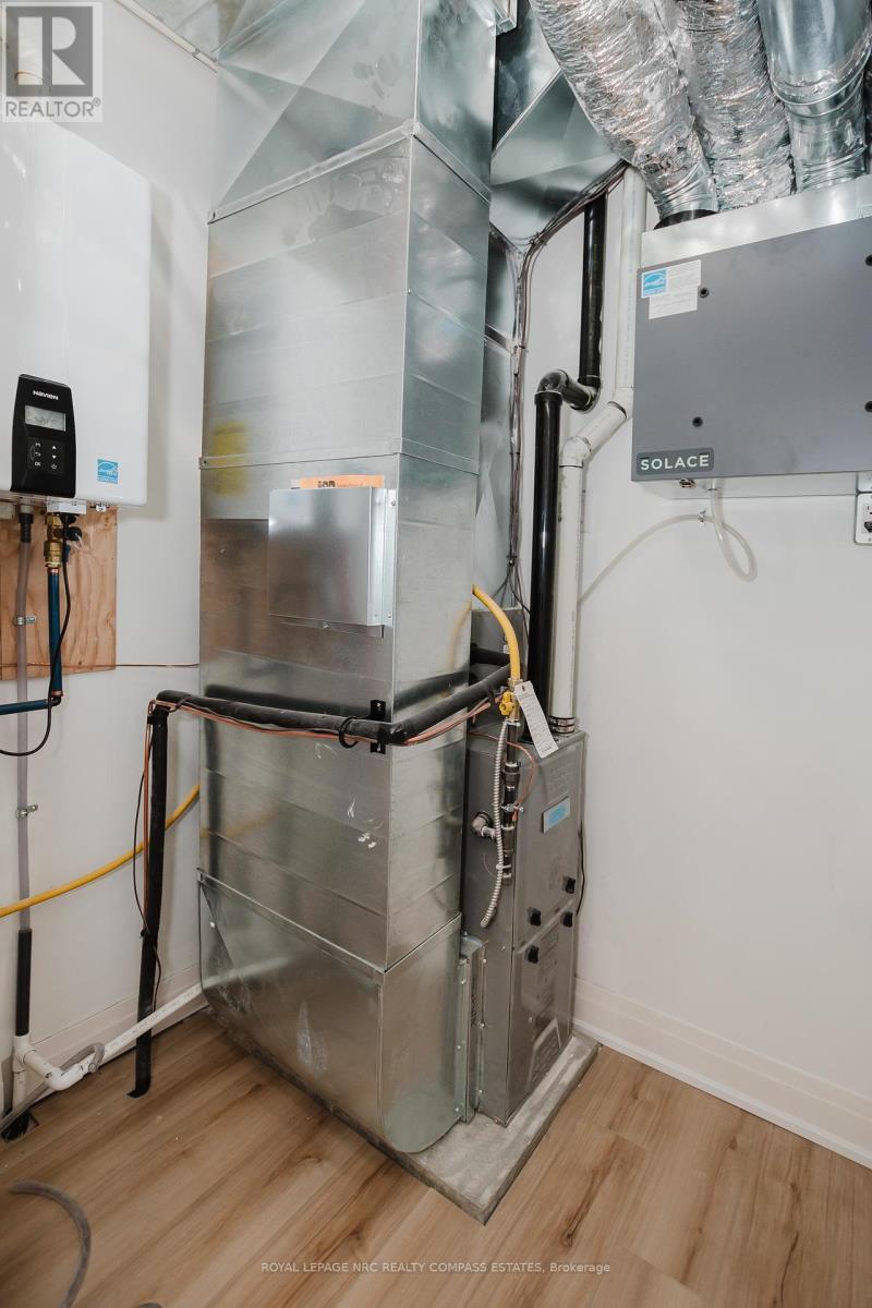 












101-105 SOUTHWORTH STREET N

,
Welland (Lincoln/Crowland),




Ontario
L3B1Y7

