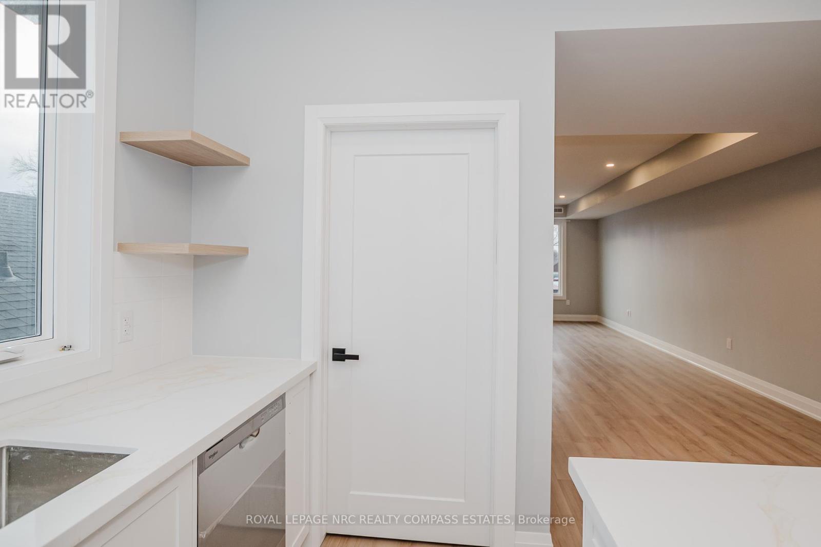 












101-105 SOUTHWORTH STREET N

,
Welland (Lincoln/Crowland),




Ontario
L3B1Y7

