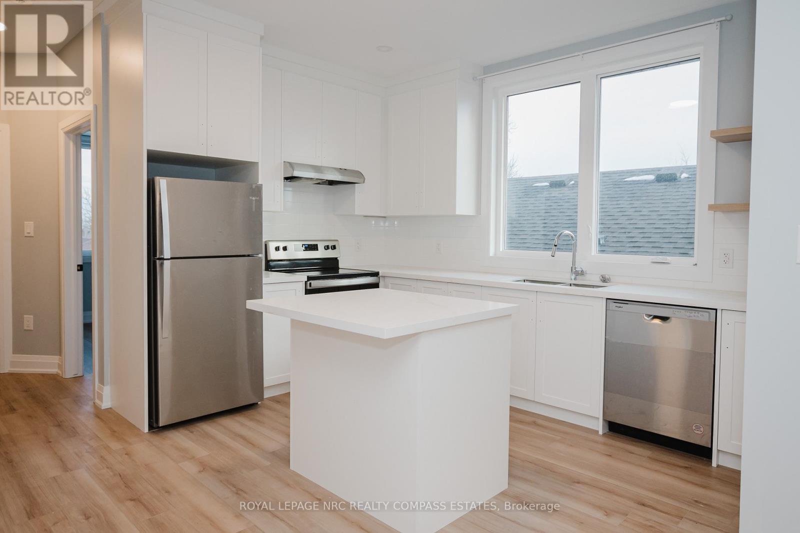 












101-105 SOUTHWORTH STREET N

,
Welland (Lincoln/Crowland),




Ontario
L3B1Y7

