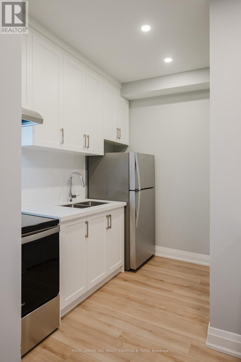 












101-105 SOUTHWORTH STREET N

,
Welland (Lincoln/Crowland),




Ontario
L3B1Y7

