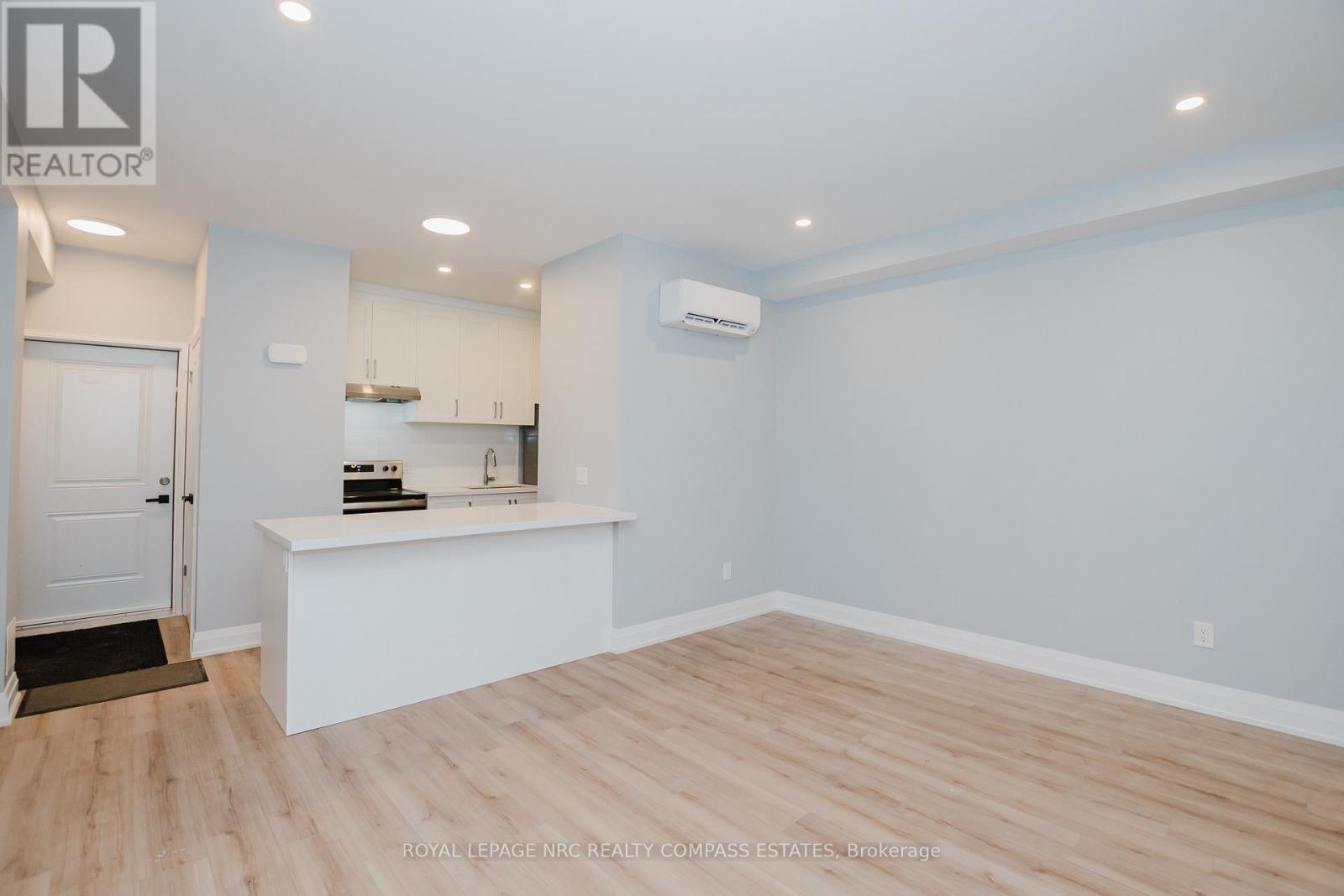 












101-105 SOUTHWORTH STREET N

,
Welland (Lincoln/Crowland),




Ontario
L3B1Y7

