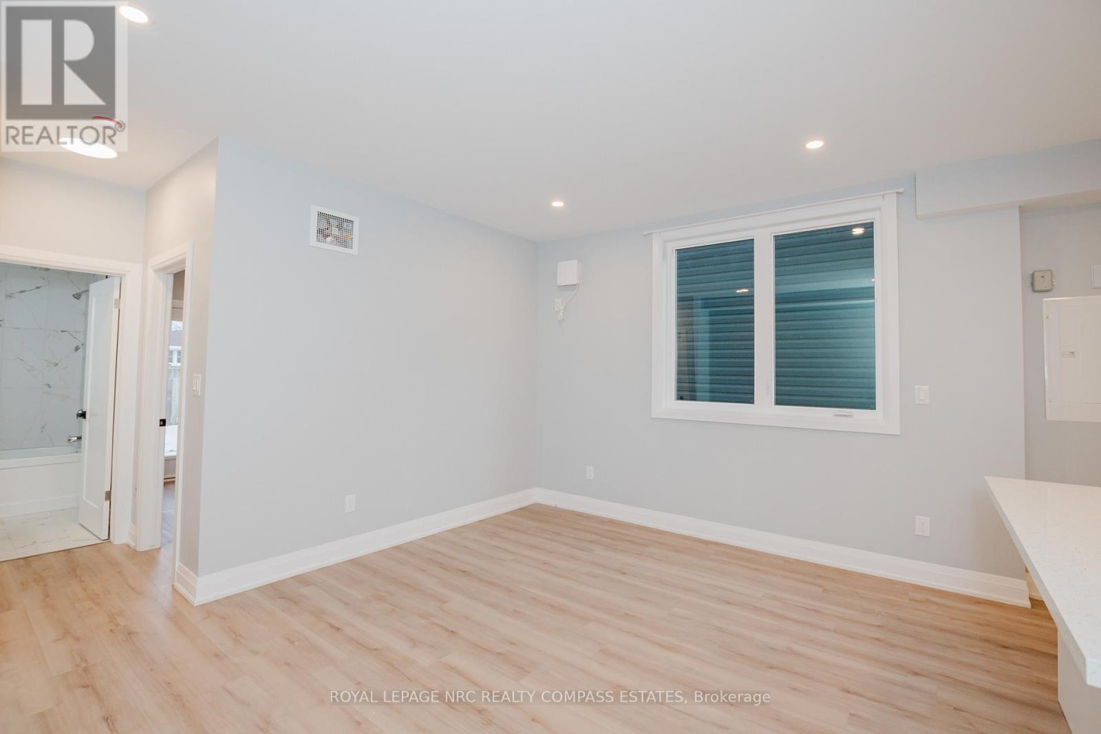 












101-105 SOUTHWORTH STREET N

,
Welland (Lincoln/Crowland),




Ontario
L3B1Y7

