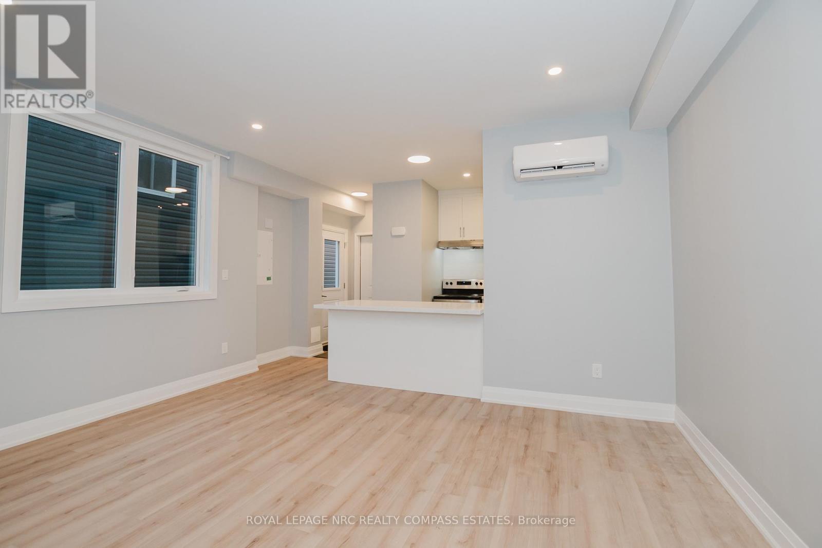 












101-105 SOUTHWORTH STREET N

,
Welland (Lincoln/Crowland),




Ontario
L3B1Y7

