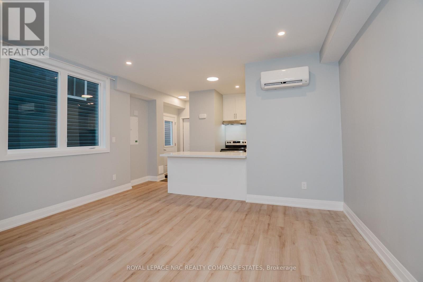 












101-105 SOUTHWORTH STREET N

,
Welland (Lincoln/Crowland),




Ontario
L3B1Y7

