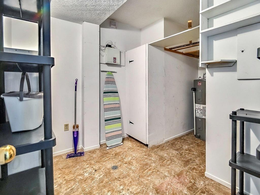 









20


Rue Normand

, 1,
Hull (Gatineau),




QC
J8Y4C4

