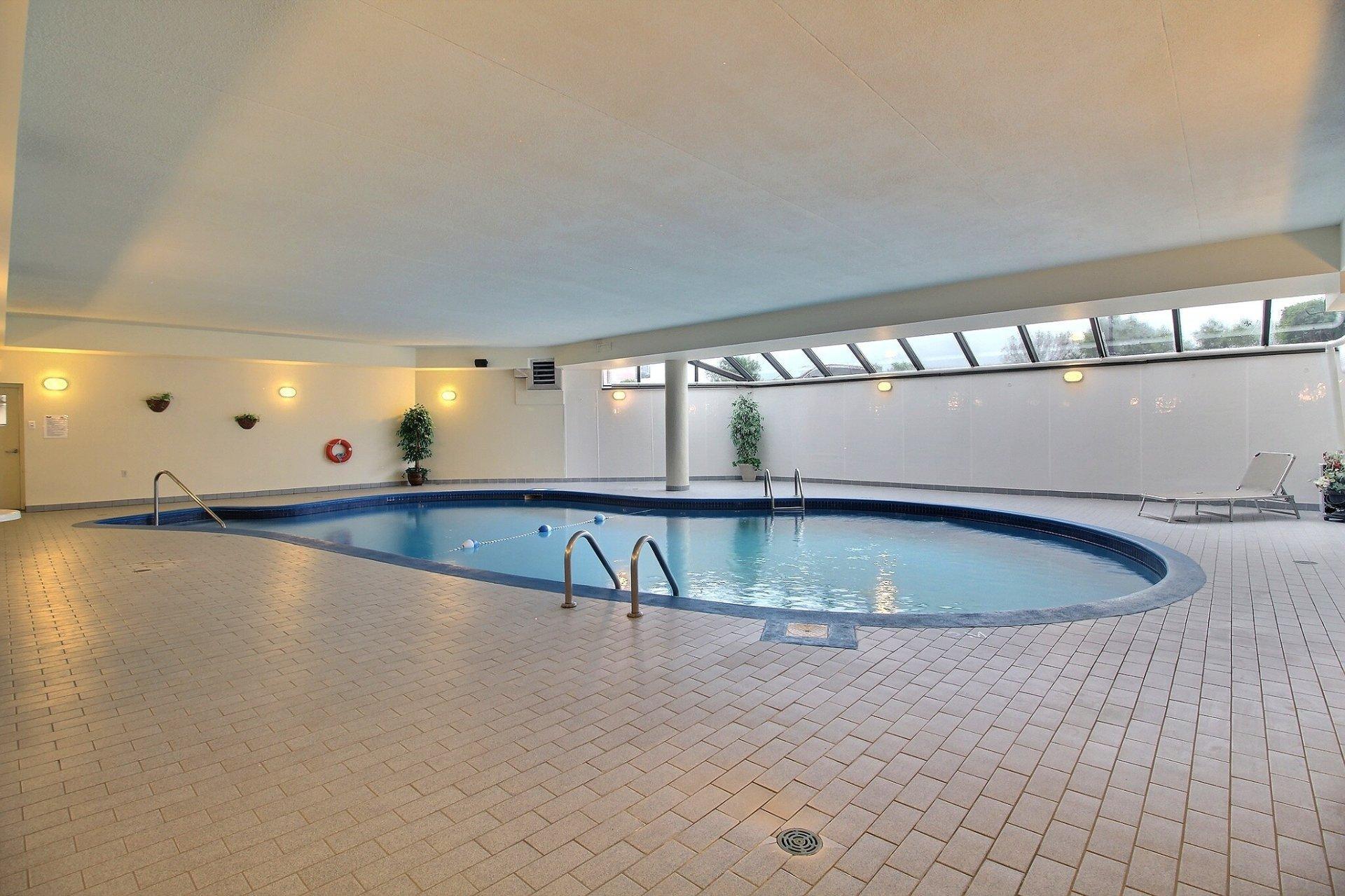 









200


Rue Don-Bosco N.

, 506,
Sherbrooke (Les Nations),




QC
J1L2E8

