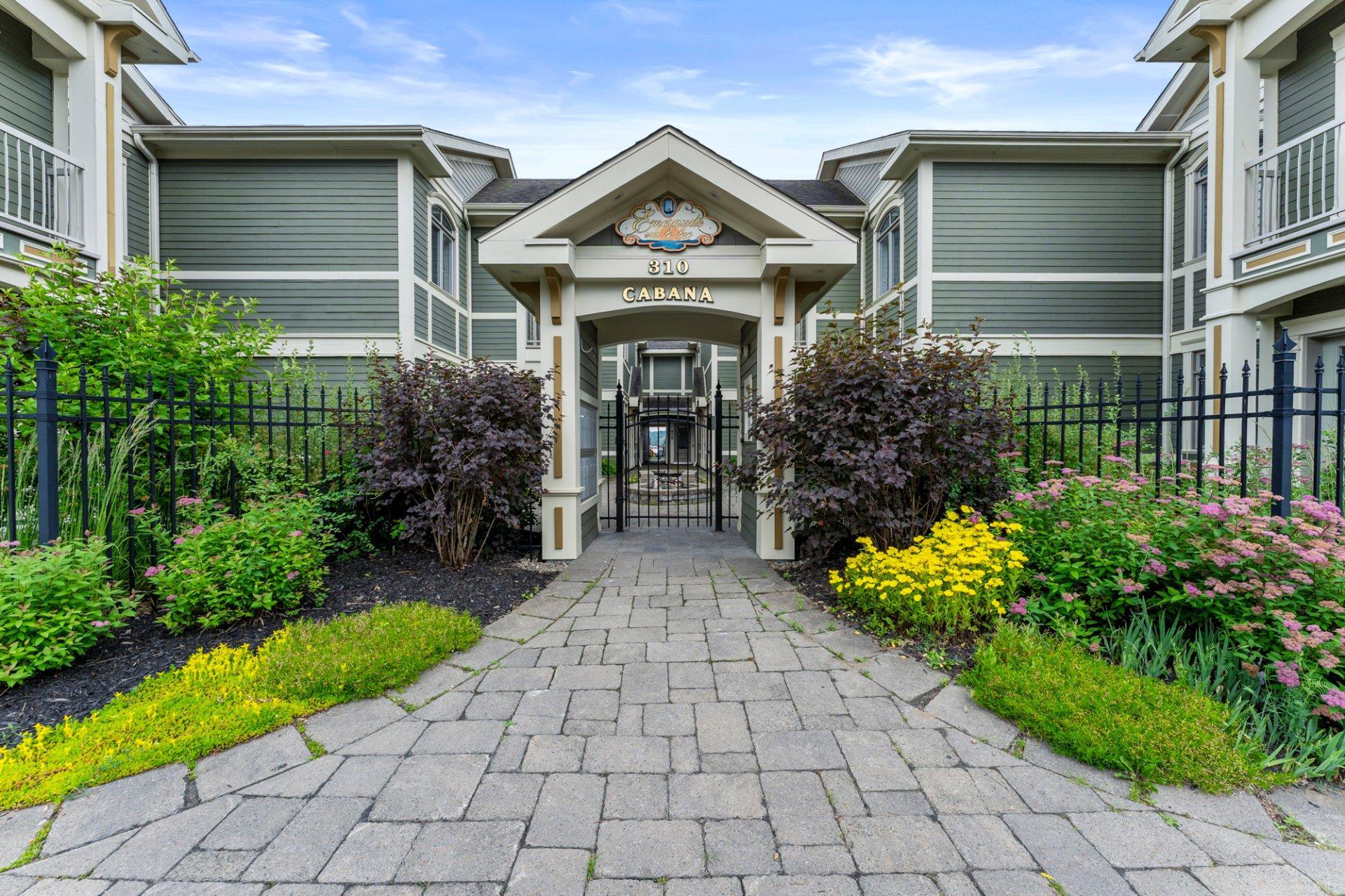 









310


Rue Cabana

, 15,
Magog,




QC
J1X2C3


