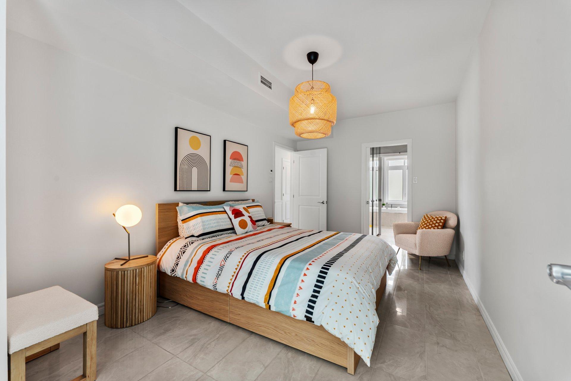 









310


Rue Cabana

, 15,
Magog,




QC
J1X2C3

