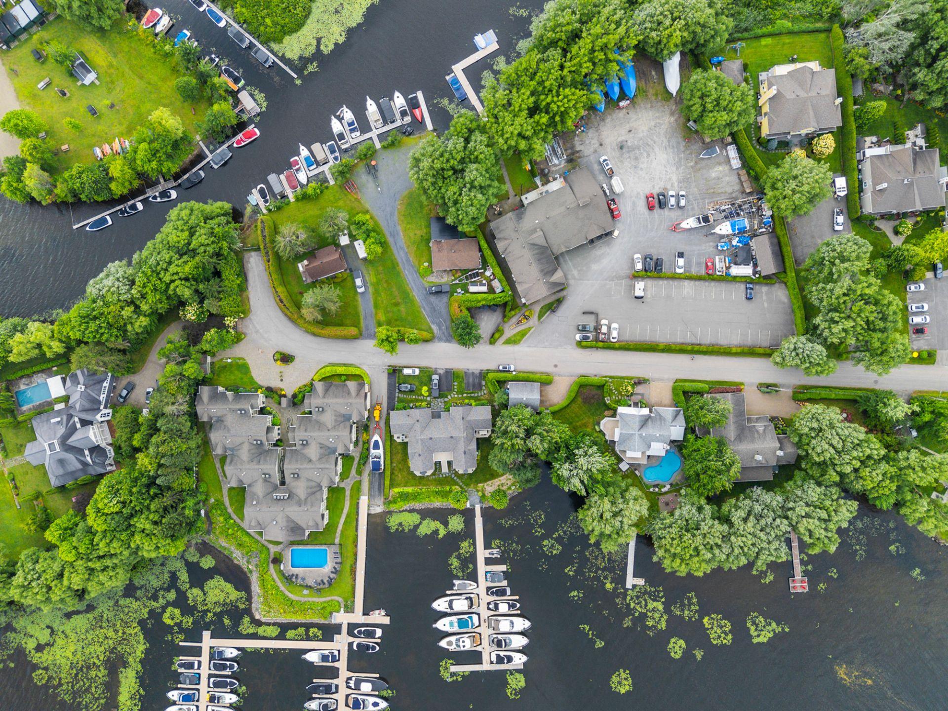 









310


Rue Cabana

, 15,
Magog,




QC
J1X2C3

