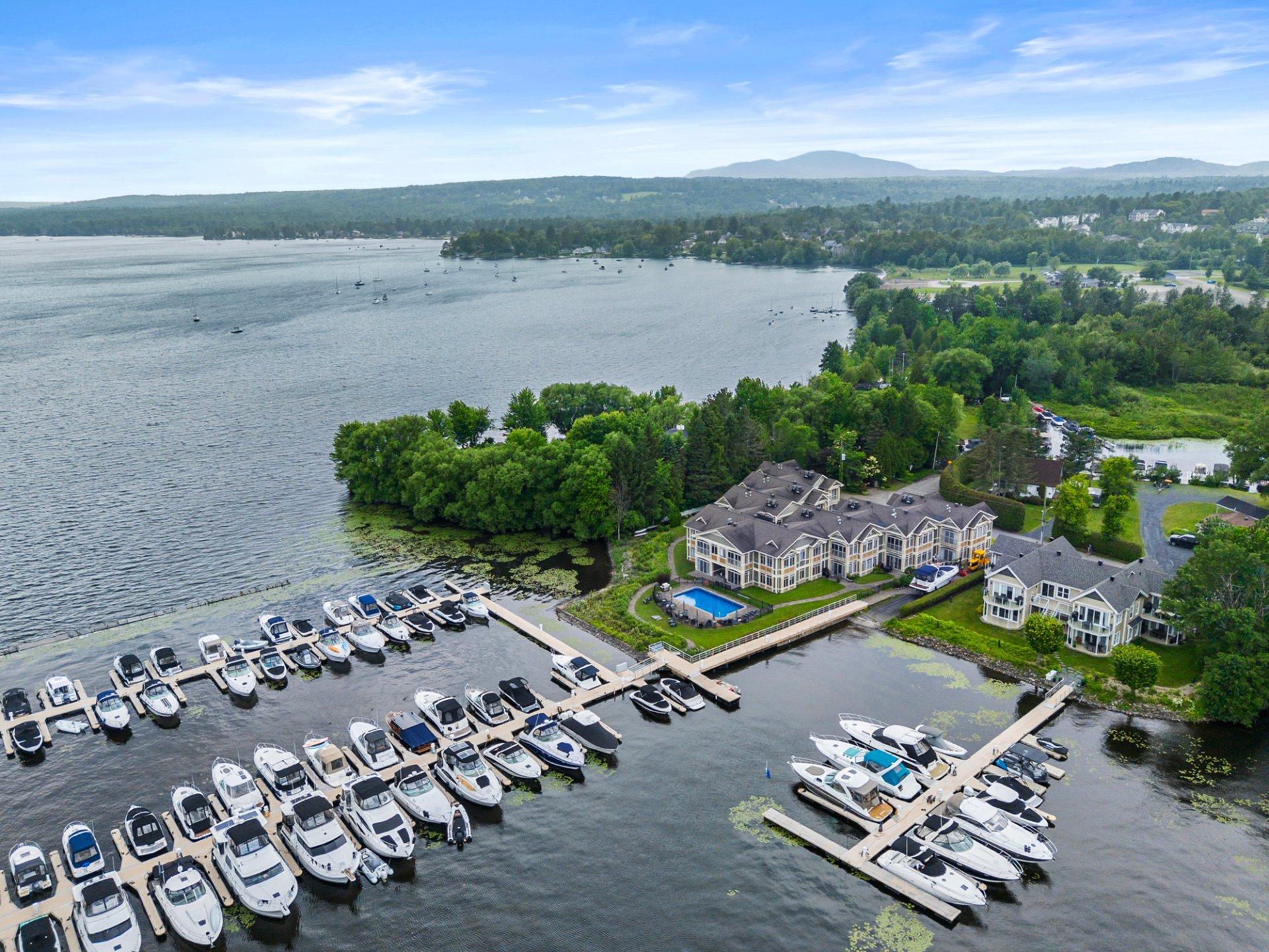 









310


Rue Cabana

, 15,
Magog,




QC
J1X2C3

