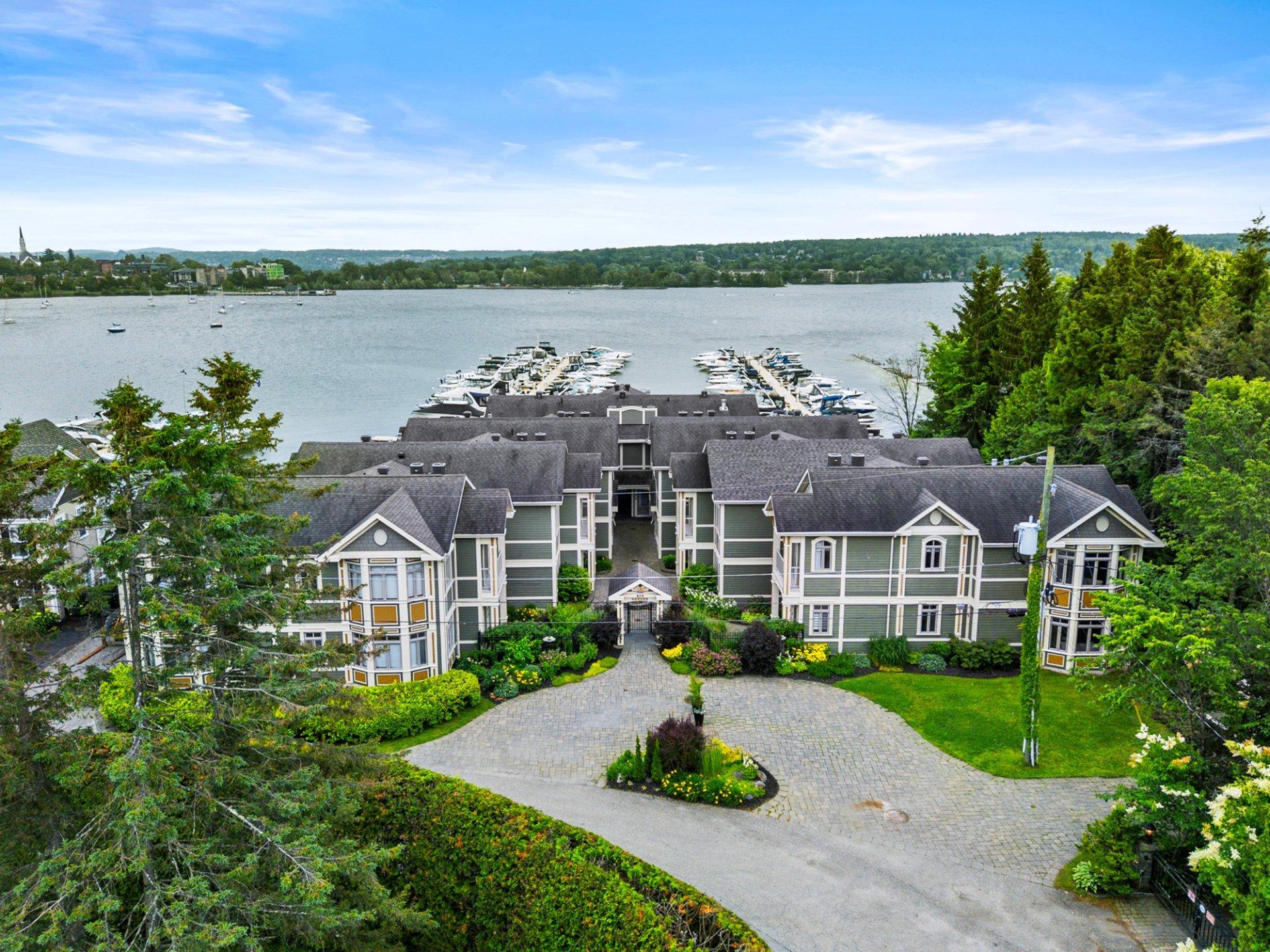 









310


Rue Cabana

, 15,
Magog,




QC
J1X2C3

