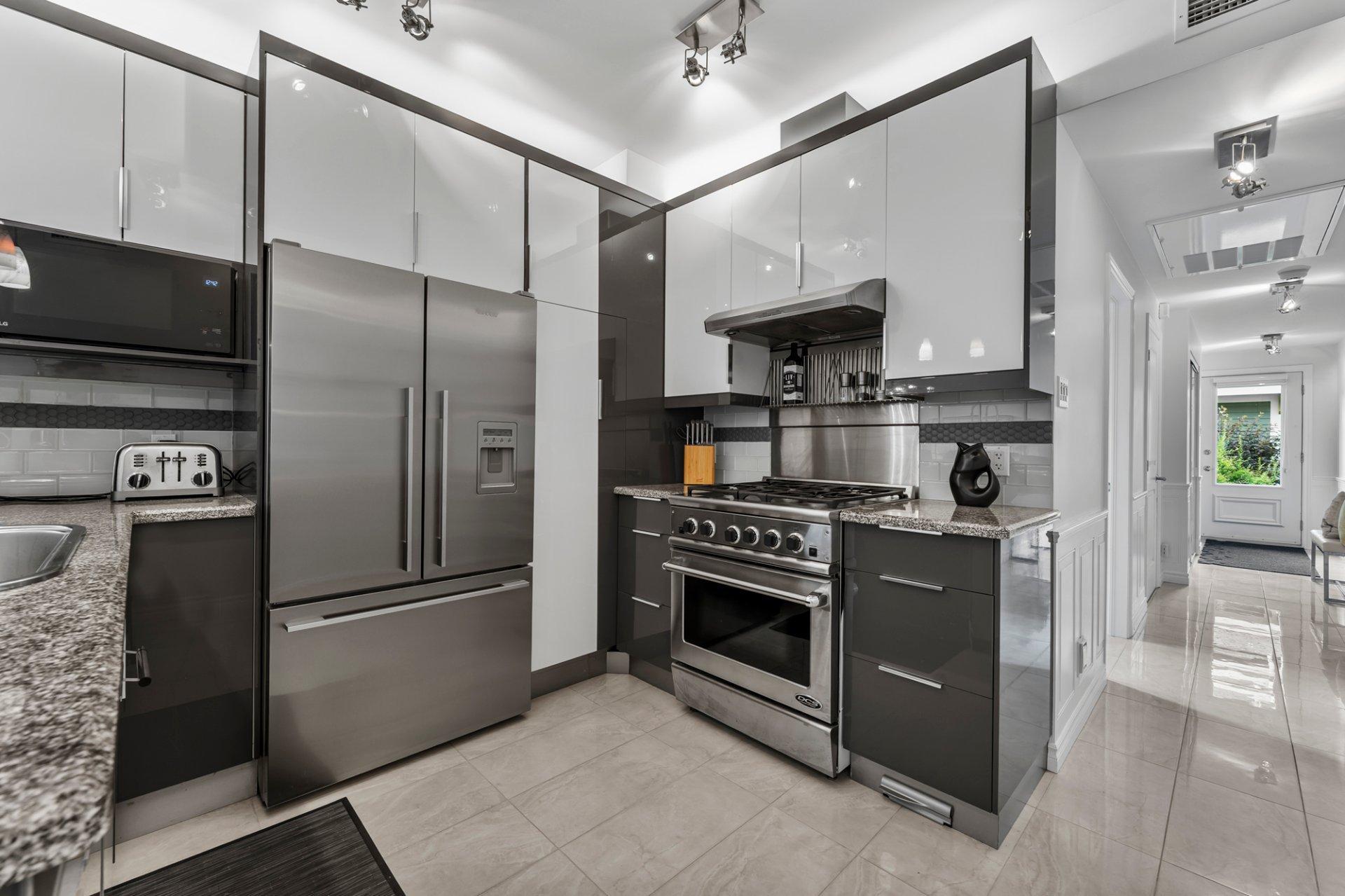 









310


Rue Cabana

, 15,
Magog,




QC
J1X2C3

