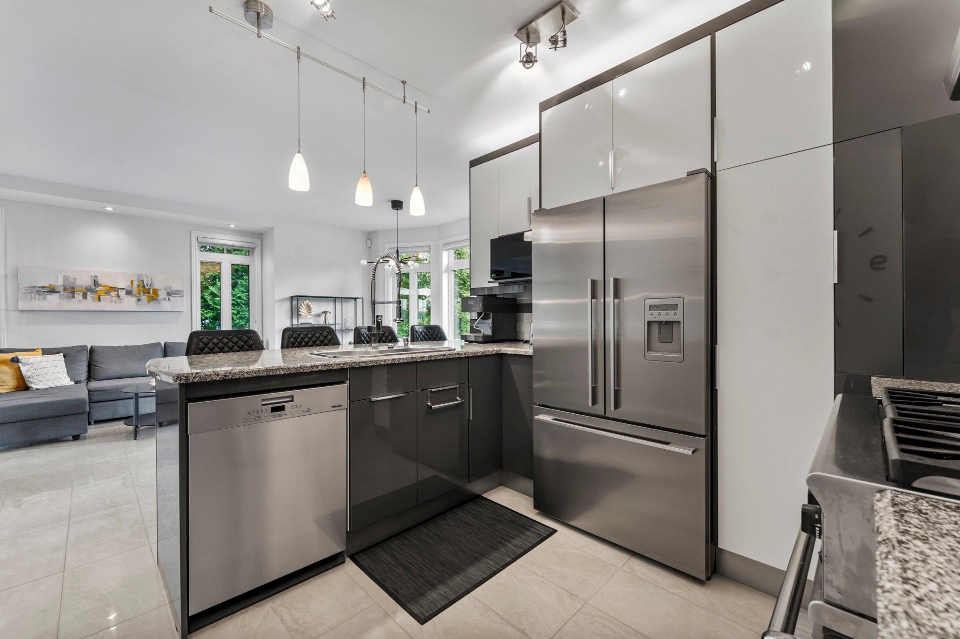 









310


Rue Cabana

, 15,
Magog,




QC
J1X2C3

