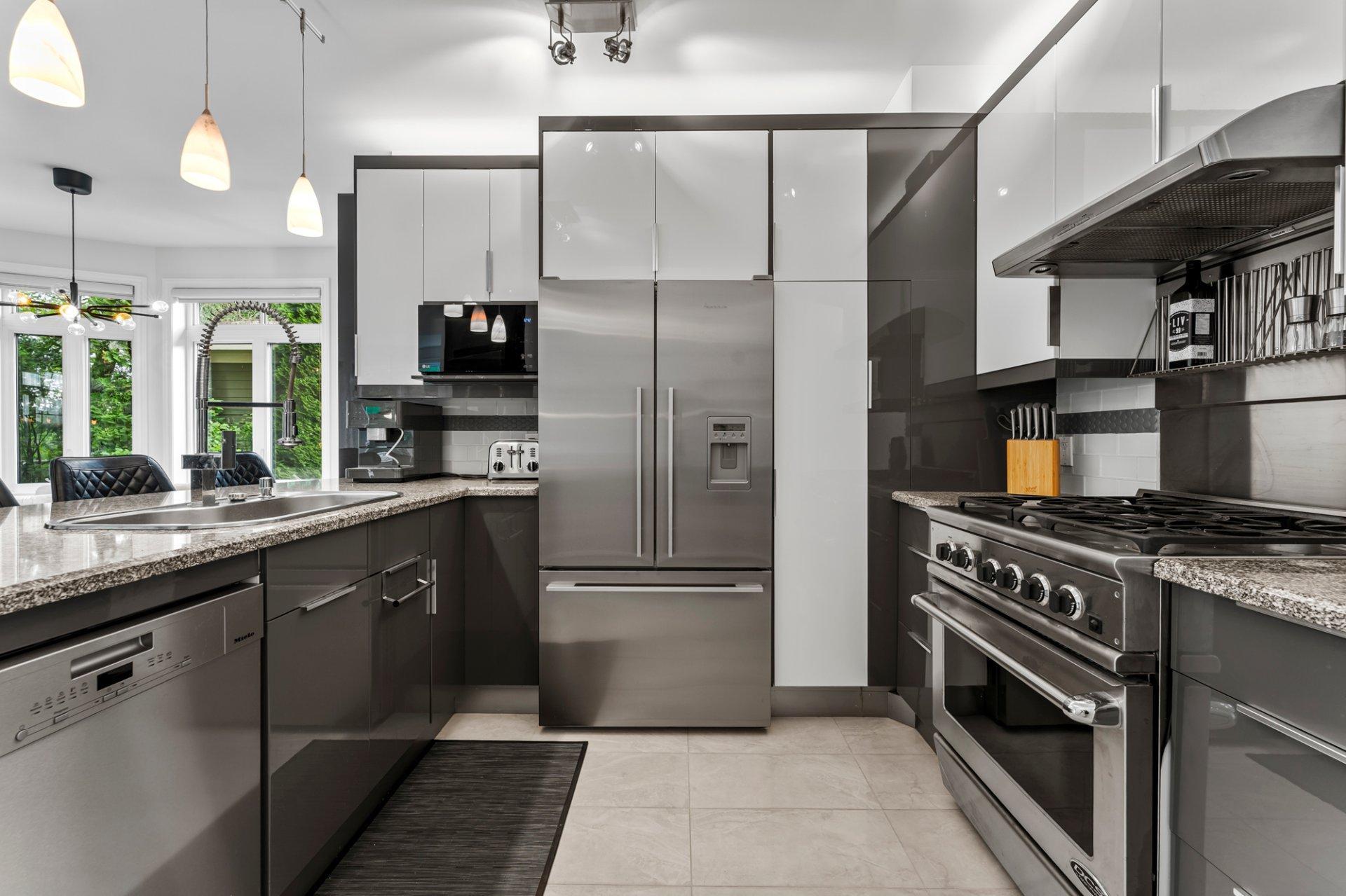 









310


Rue Cabana

, 15,
Magog,




QC
J1X2C3

