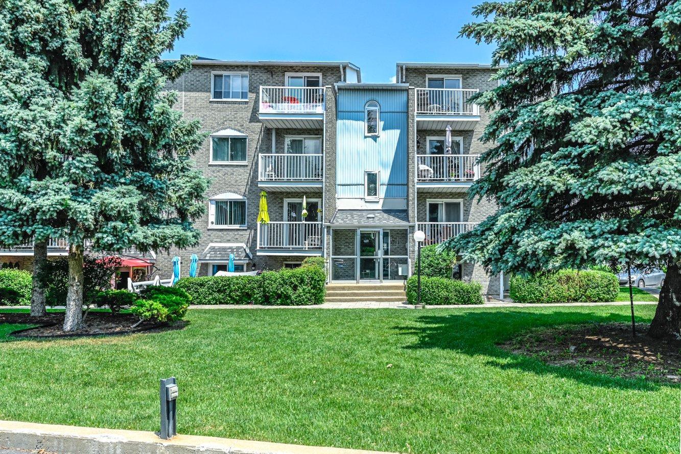 









1729


Rue Kirouac

, 4,
Longueuil (Le Vieux-Longueuil),




QC
J4G1T1

