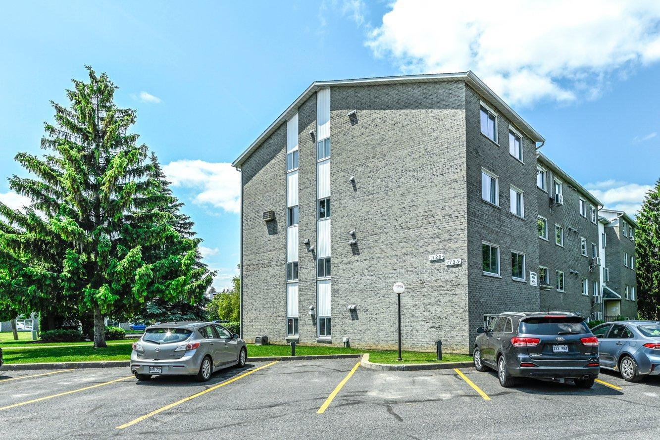 









1729


Rue Kirouac

, 4,
Longueuil (Le Vieux-Longueuil),




QC
J4G1T1

