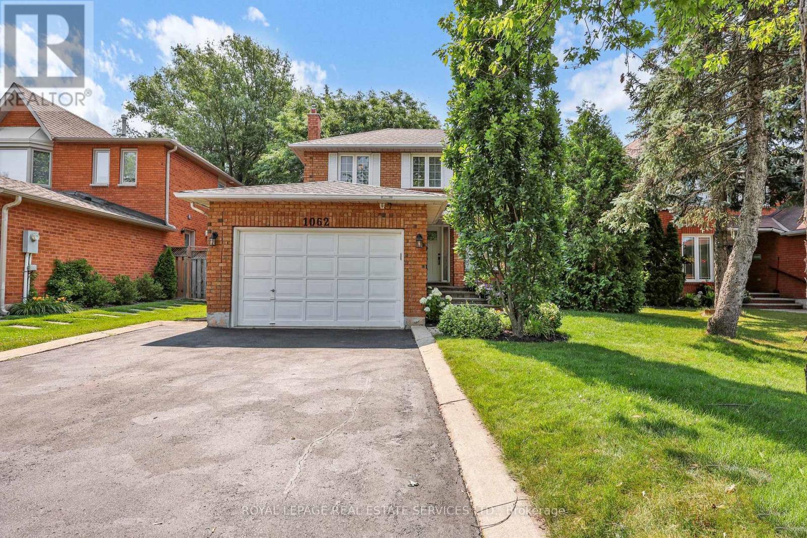 












1062 GLENBROOK AVENUE

,
Oakville,




Ontario
L6H4A3

